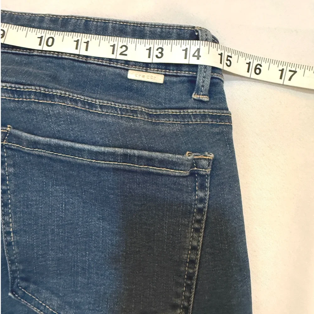 NWT Tractr Denim Diane Mid‎ Rise Slim Jeans Distressed Ripped Raw Hem